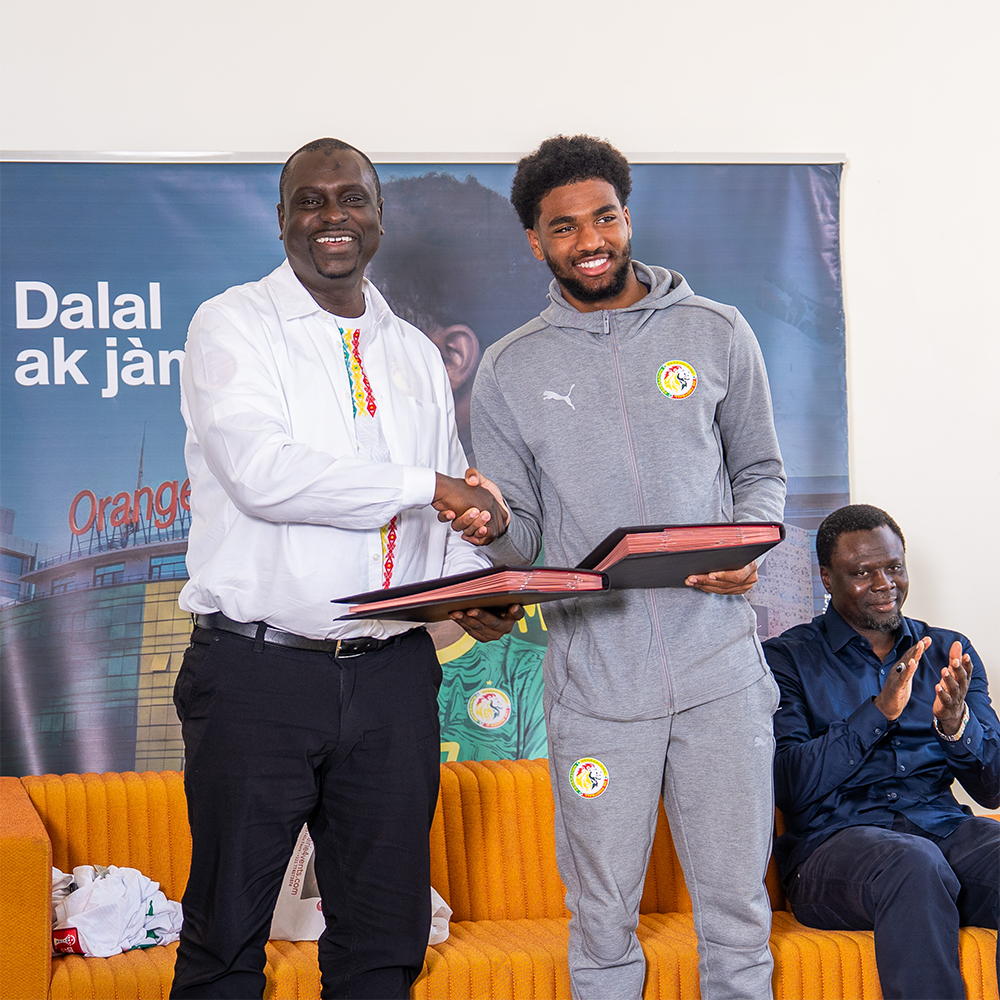 Orange et Ibrahim Mbaye : un partenariat au service du football et de la jeunesse 