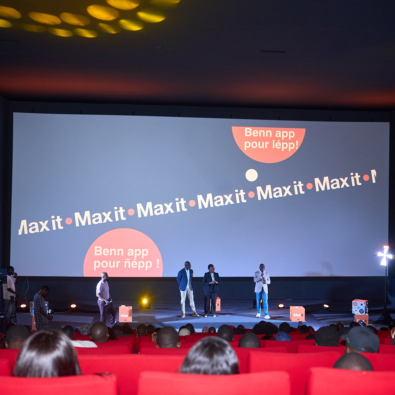 Orange Sénégal s’associe à Samba Peuzzi et dévoile la nouvelle version de Max it, plus simple, plus fluide et plus inclusive