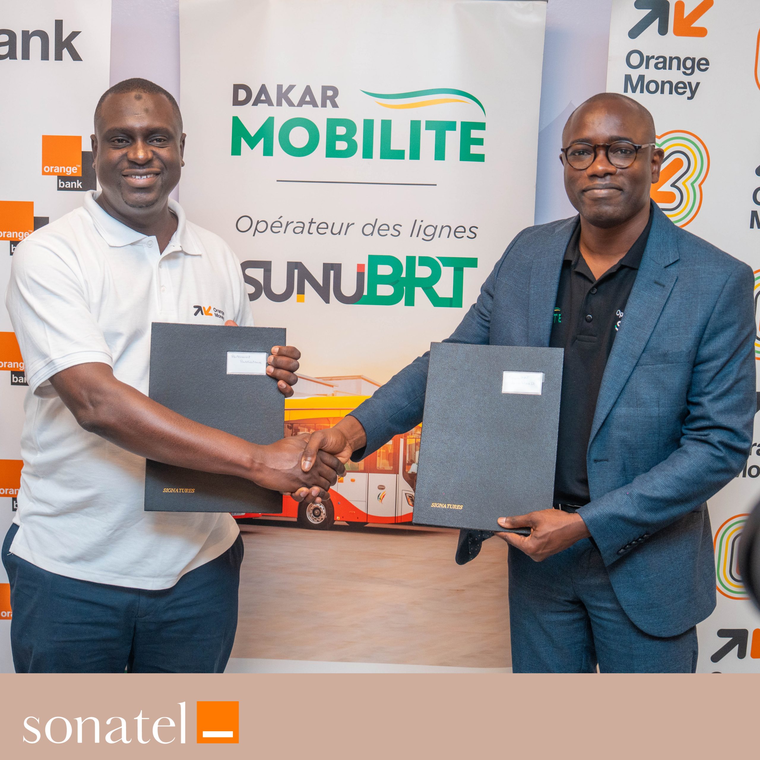 Orange et Dakar Mobilité s&rsquo;allient pour accélérer la digitalisation des services du BRT grâce à la super-app Max it